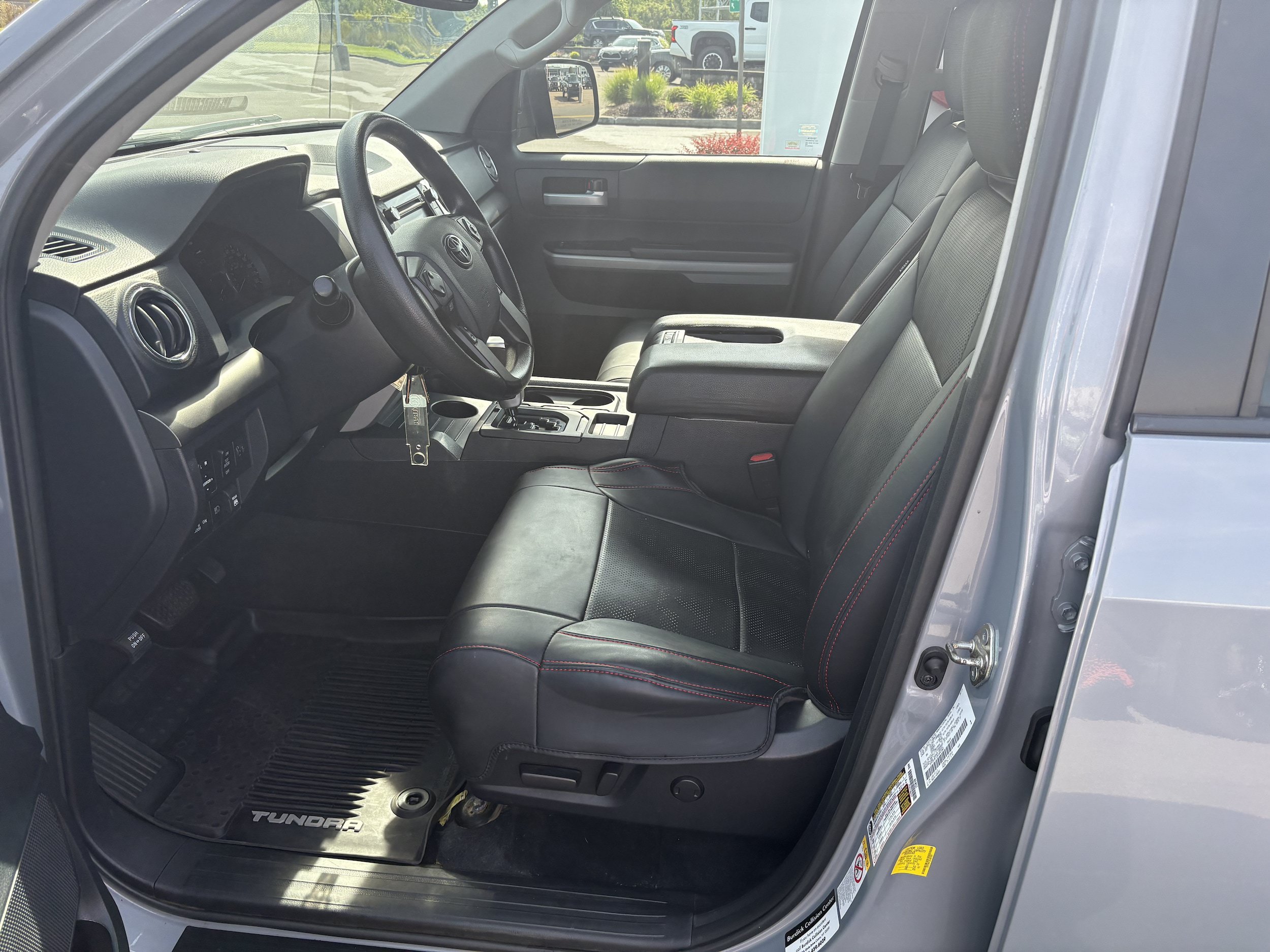 Used 2019 Toyota Tundra SR5 w/ SR5 Upgrade Package AWD/4WD image 4