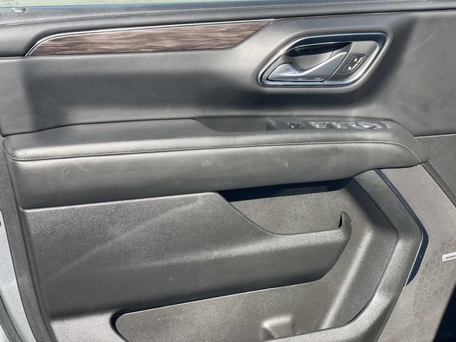 Used 2024 Chevrolet Suburban LT RWD image 19