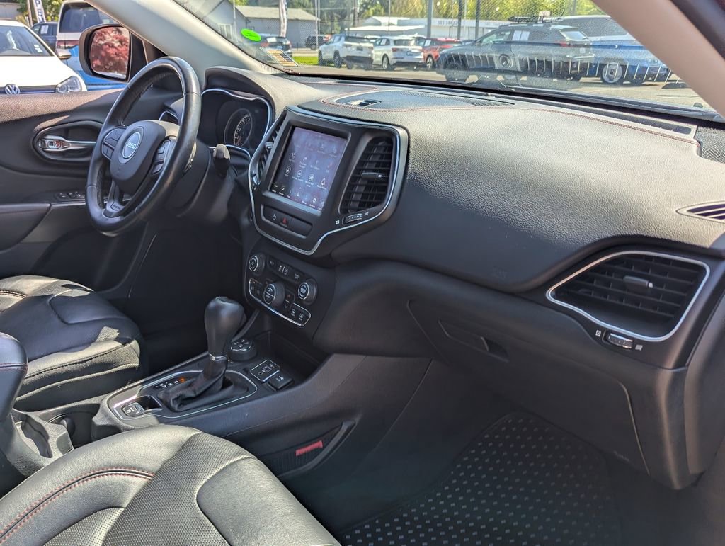 Used 2020 Jeep Cherokee Trailhawk AWD/4WD image 42