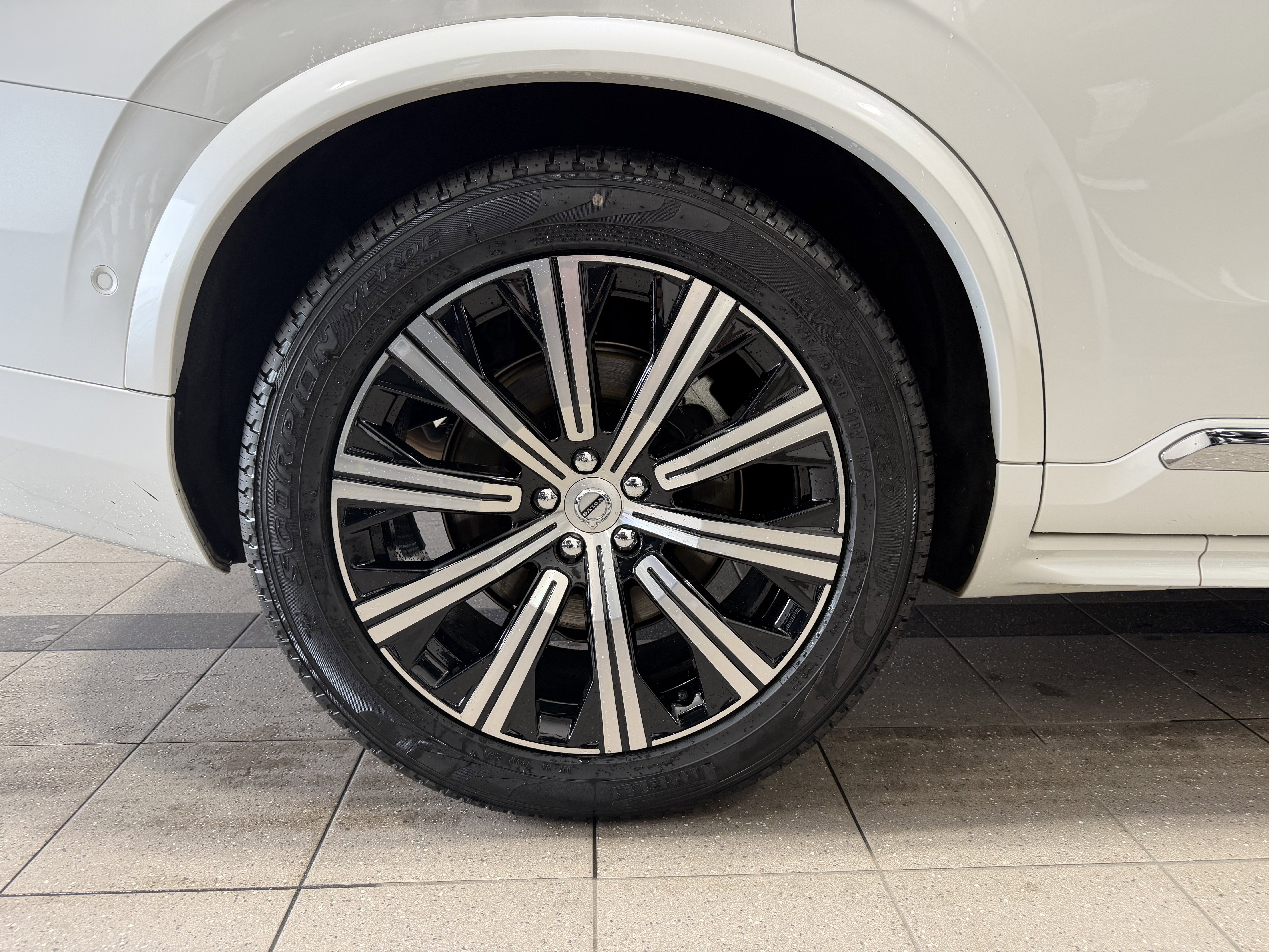Used 2023 Volvo XC90 B6 Ultimate w/ Lounge Package AWD/4WD image 10
