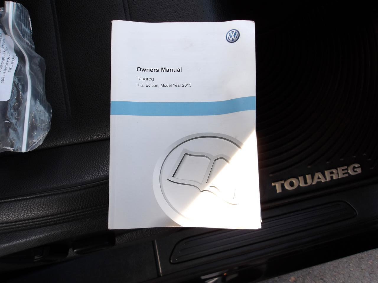 Used 2015 Volkswagen Touareg Sport AWD/4WD image 27