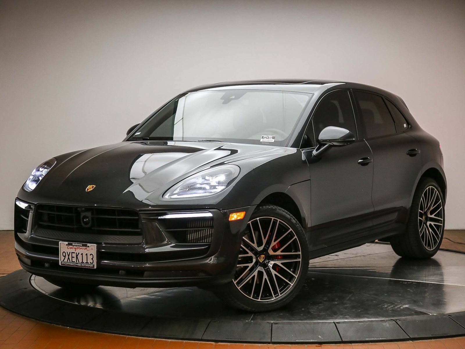 Certified 2025 Porsche Macan S AWD/4WD image 1