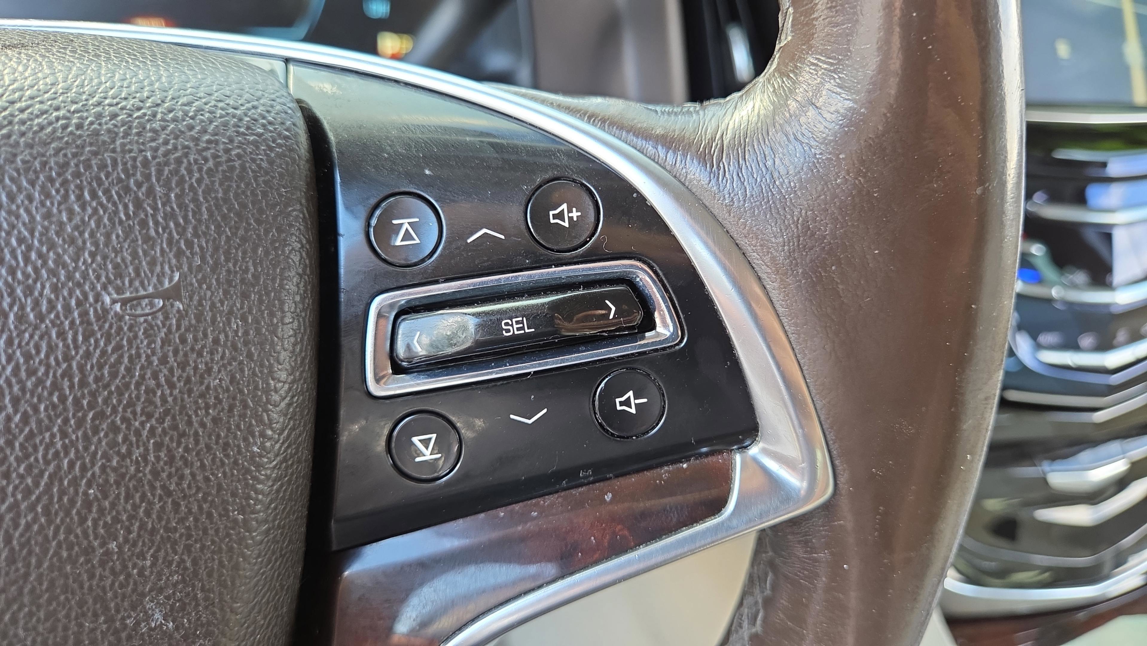 Used 2015 Cadillac Escalade Luxury image 22