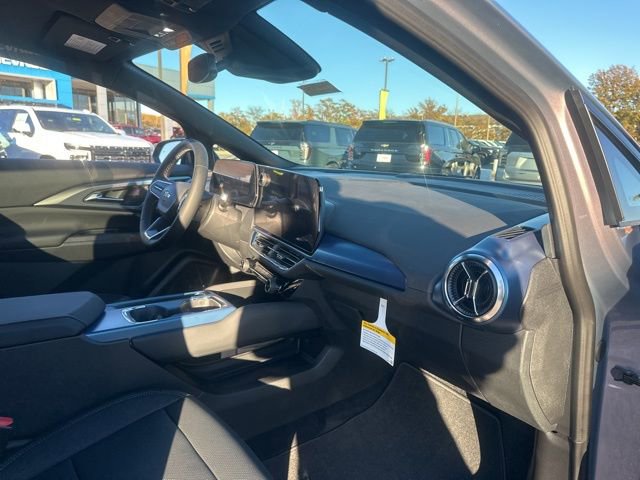 New 2026 Chevrolet Equinox EV LT image 34