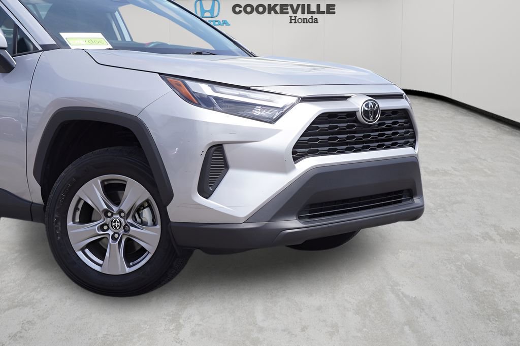 Used 2025 Toyota RAV4 XLE image 3