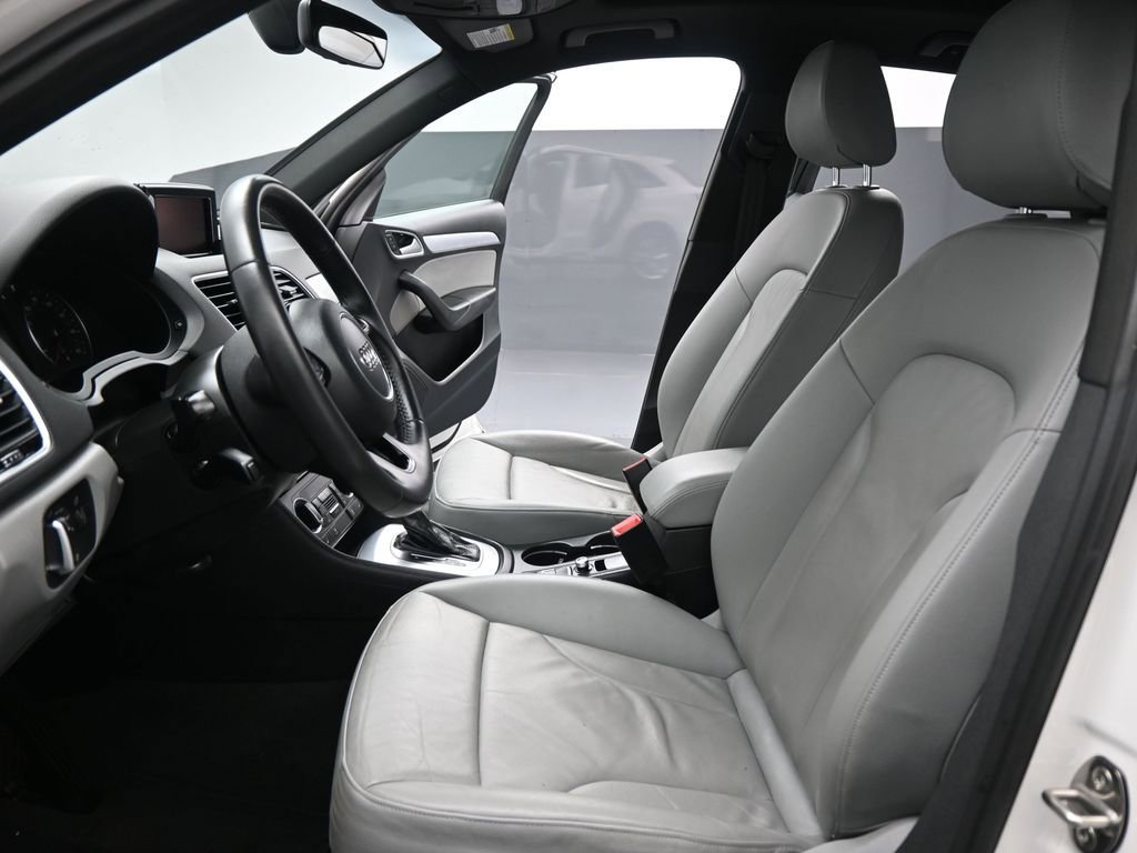 Used 2018 Audi Q3 2.0T Premium w/ Convenience Package FWD image 10