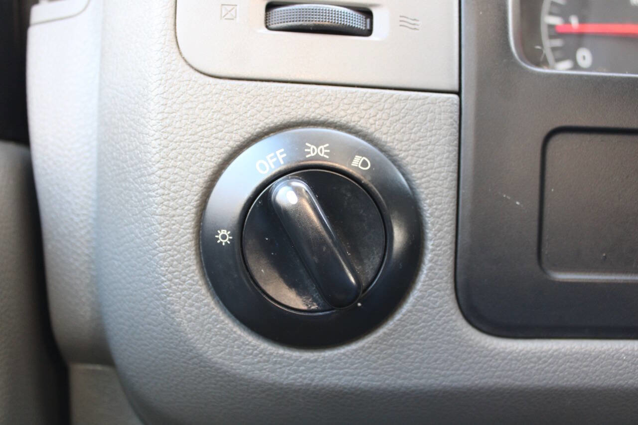 Used 2016 Nissan NV 3500 SV w/ SV Technology Package image 38