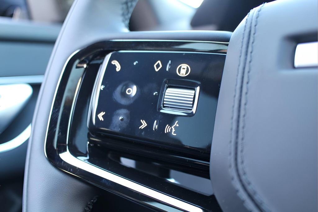 Used 2025 Land Rover Range Rover Velar Dynamic SE AWD/4WD image 21