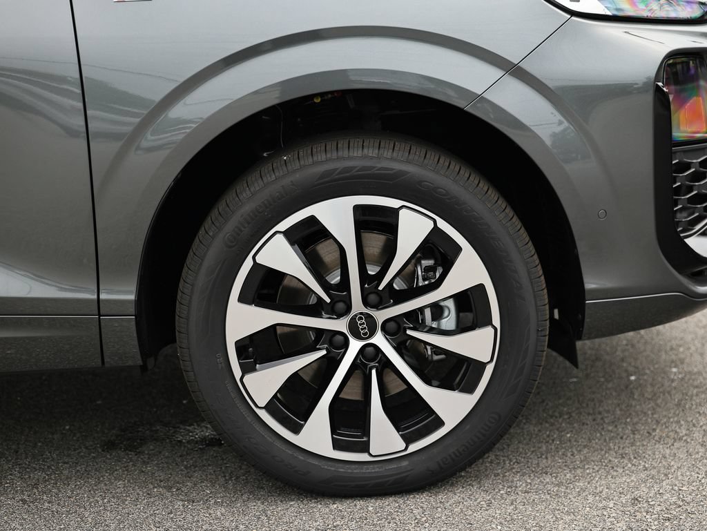 New 2026 Audi Q3 quattro 2.0T AWD/4WD image 5