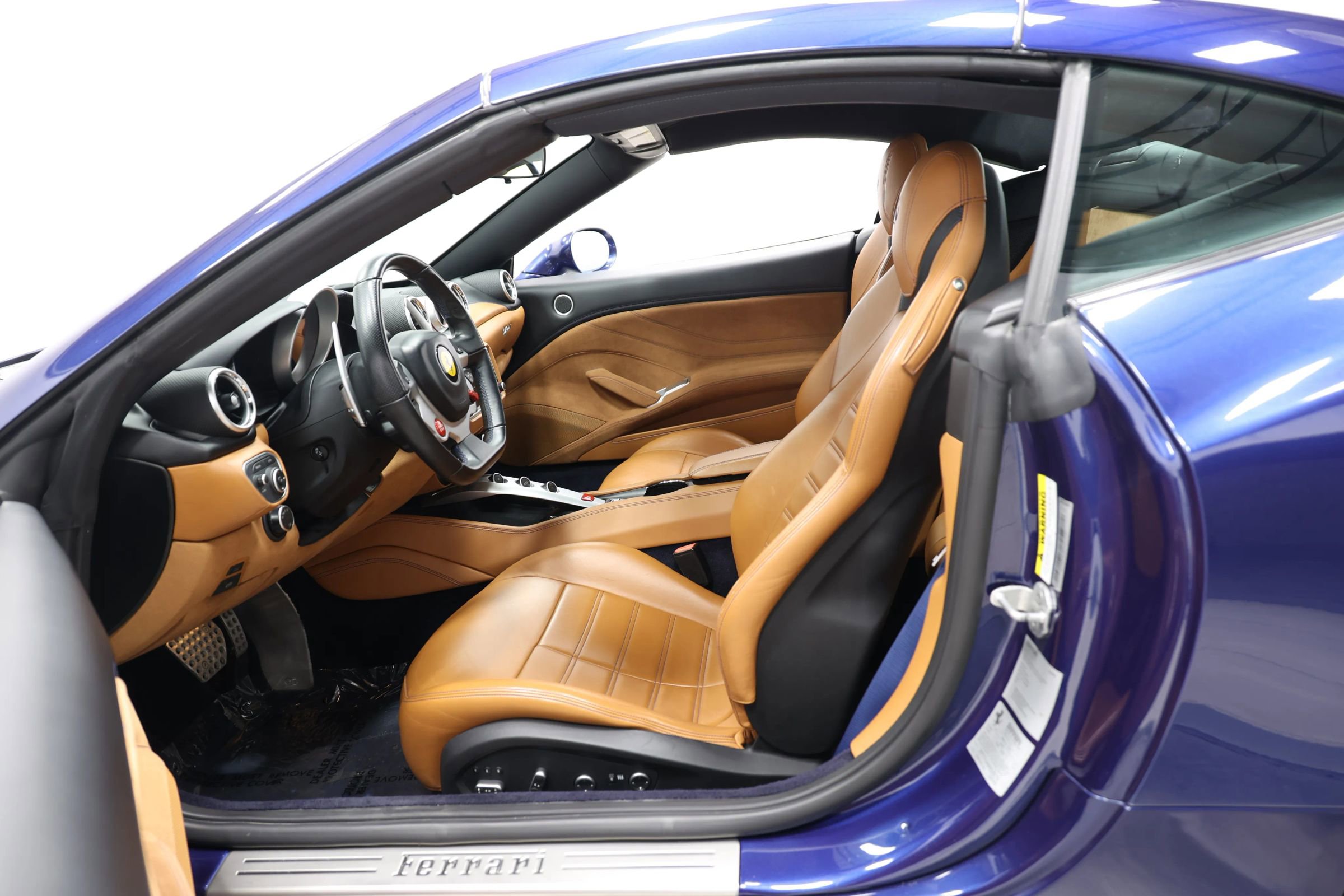 Used 2017 Ferrari California T image 16