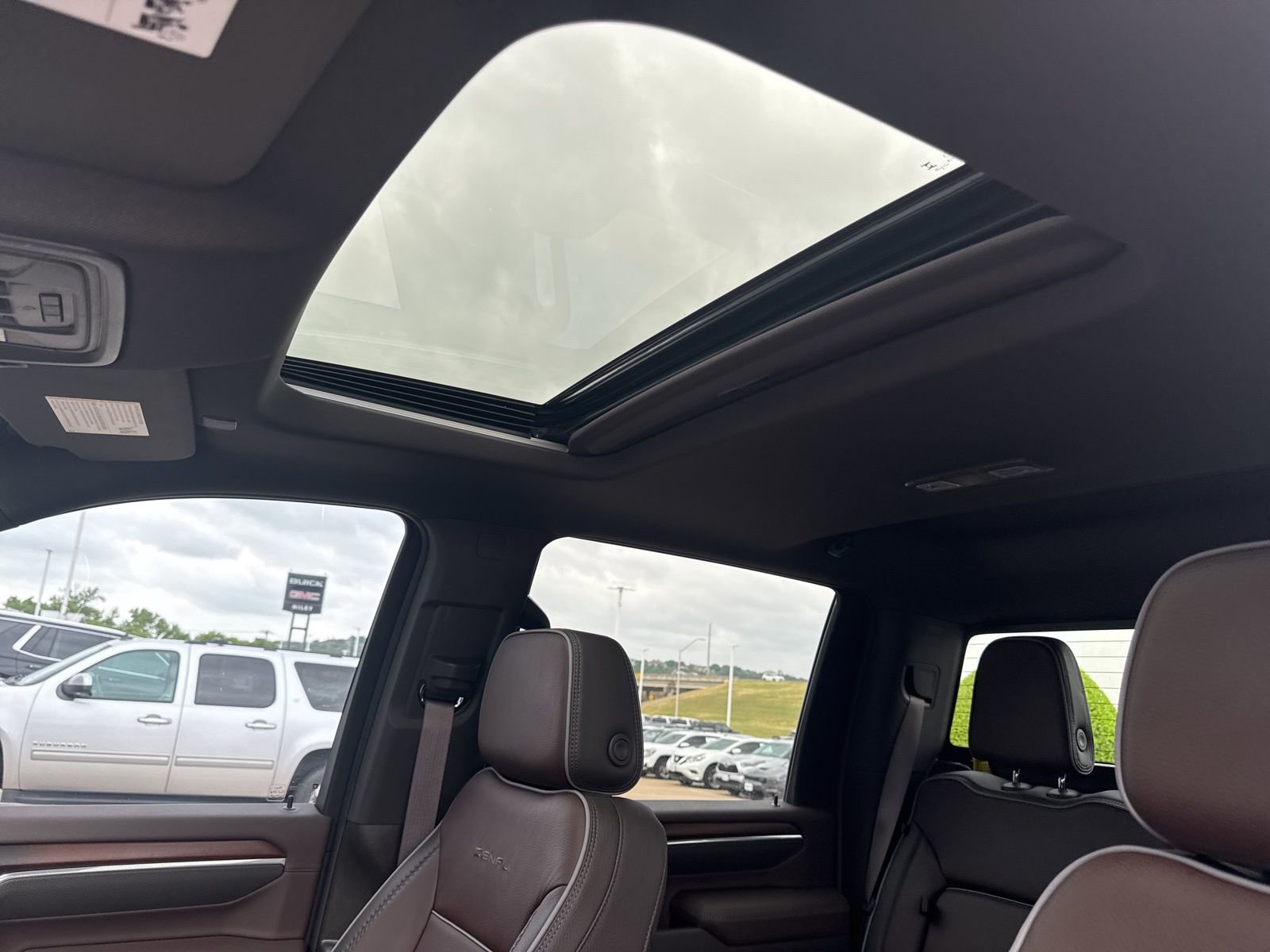 Used 2025 GMC Sierra 2500 Denali w/ Technology Package image 15