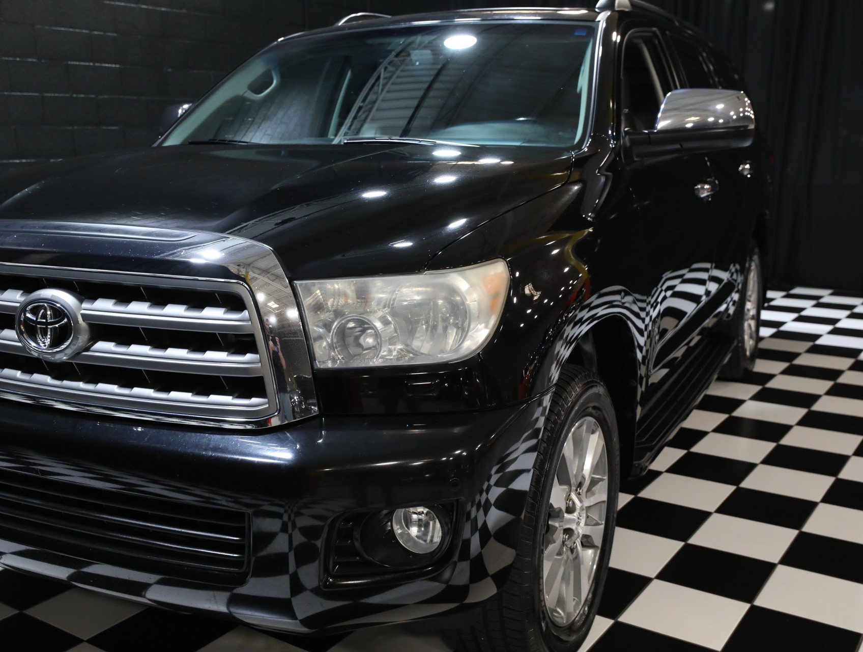 Used 2016 Toyota Sequoia Limited AWD/4WD image 9