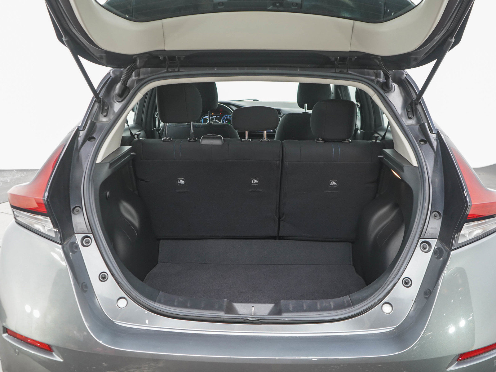 Used 2020 Nissan Leaf SV FWD image 16