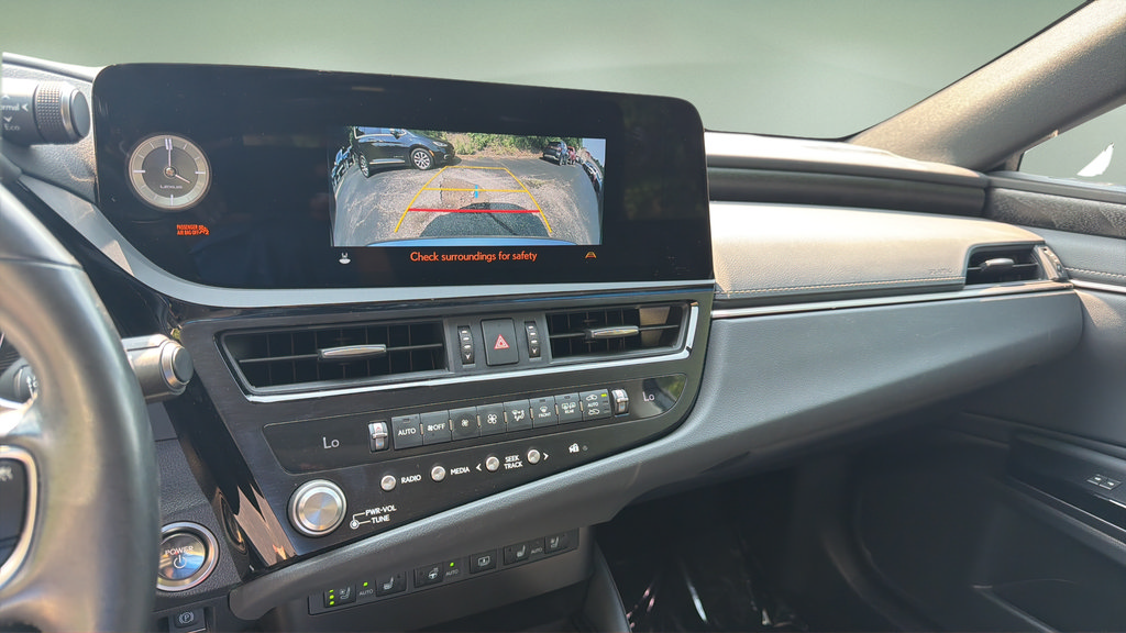 Used 2024 Lexus ES 300h w/ Premium Package FWD image 34