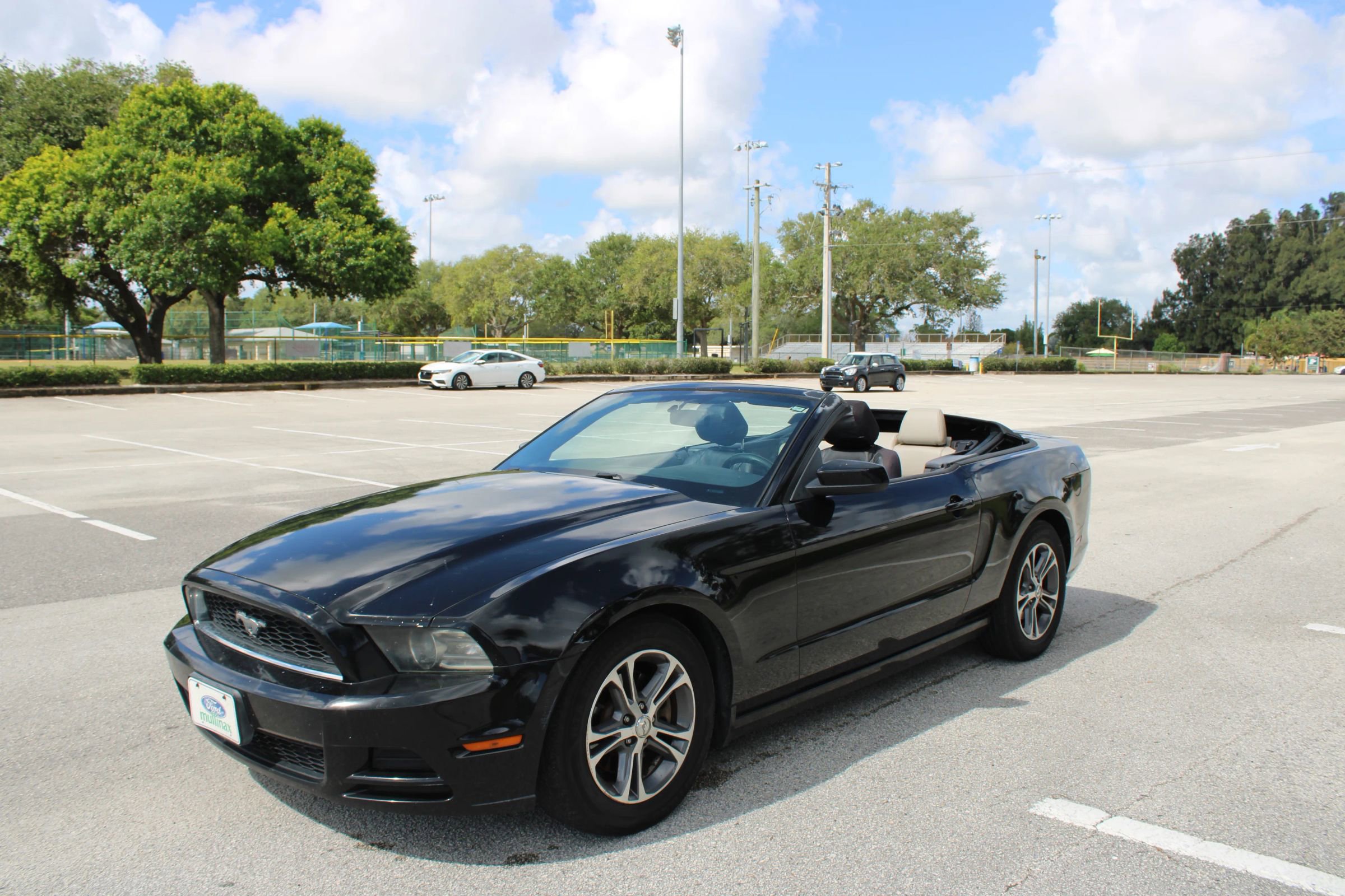 Used 2014 Ford Mustang Premium RWD image 17