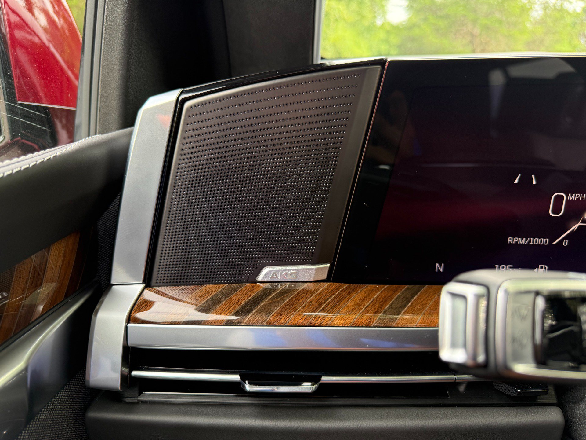 Used 2025 Cadillac Escalade Sport Platinum w/ LPO, Floor Liner Package AWD/4WD image 51