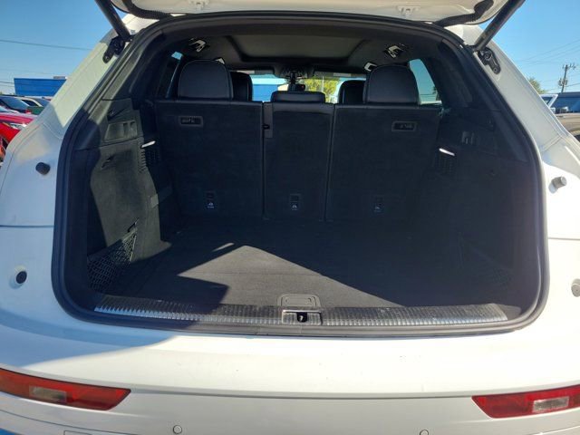 Used 2022 Audi SQ5 Premium Plus w/ Premium Plus Package image 12