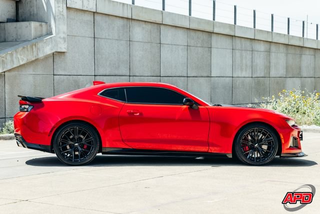 Used 2018 Chevrolet Camaro ZL1 RWD image 9