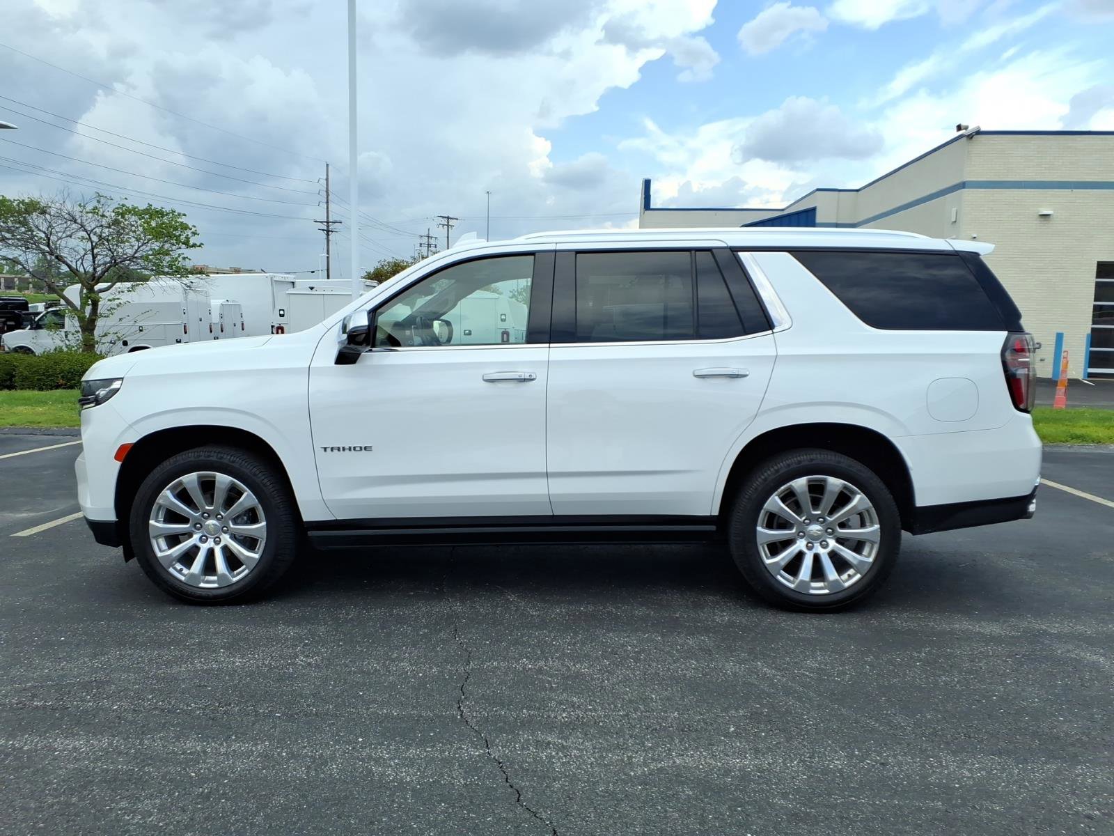 Used 2021 Chevrolet Tahoe Premier w/ Premium Package image 4