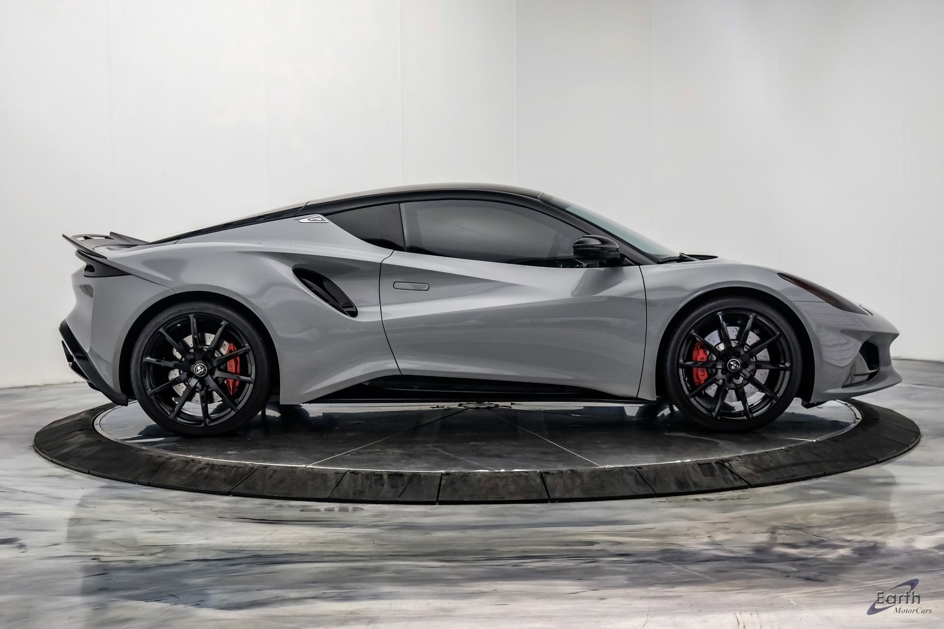 Used 2025 Lotus Emira RWD image 24