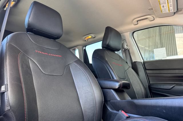 Used 2022 Jeep Compass Trailhawk w/ Trailhawk Elite Group AWD/4WD image 17