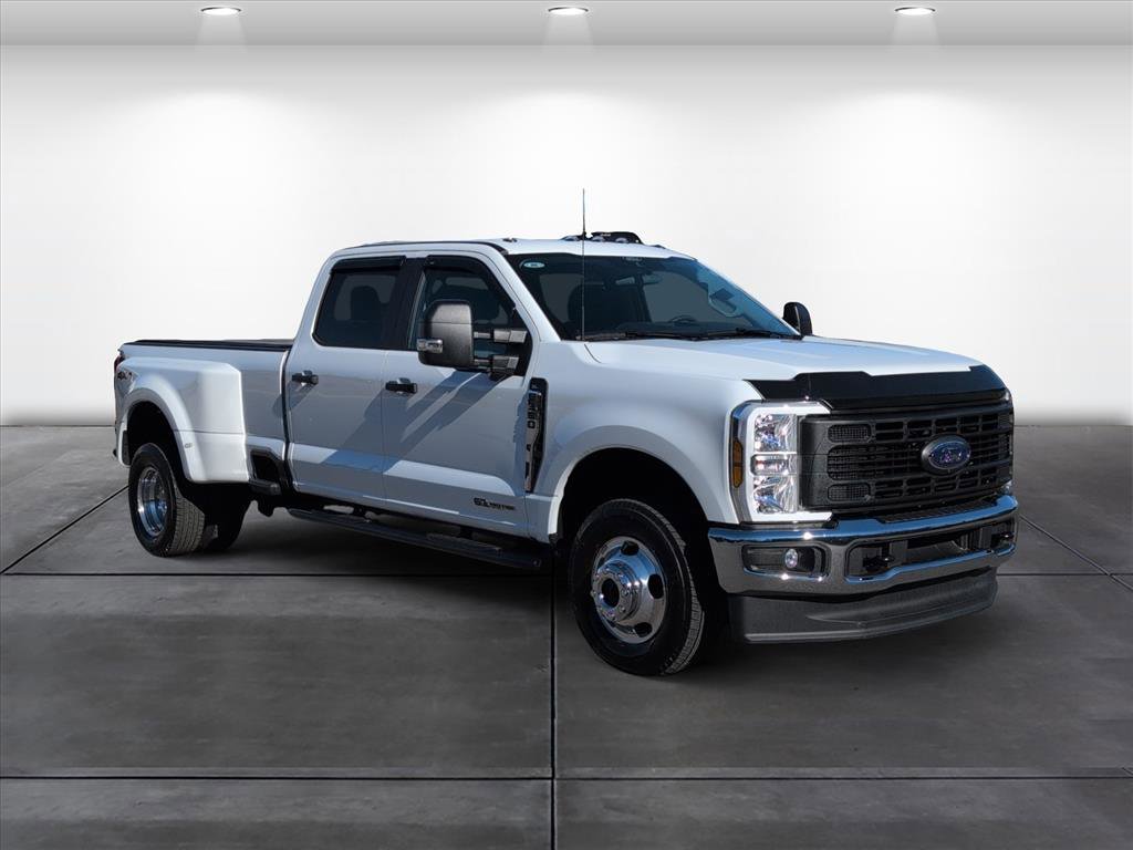 Used 2025 Ford F350 XL w/ 360-Degree Camera Package image 2