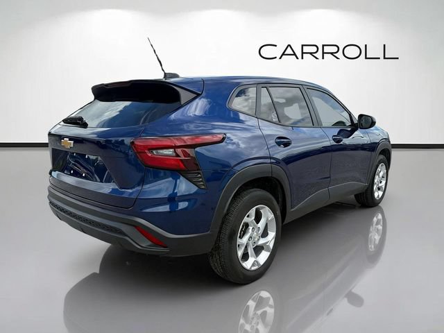Used 2024 Chevrolet Trax LS w/ LS Convenience Package FWD image 3