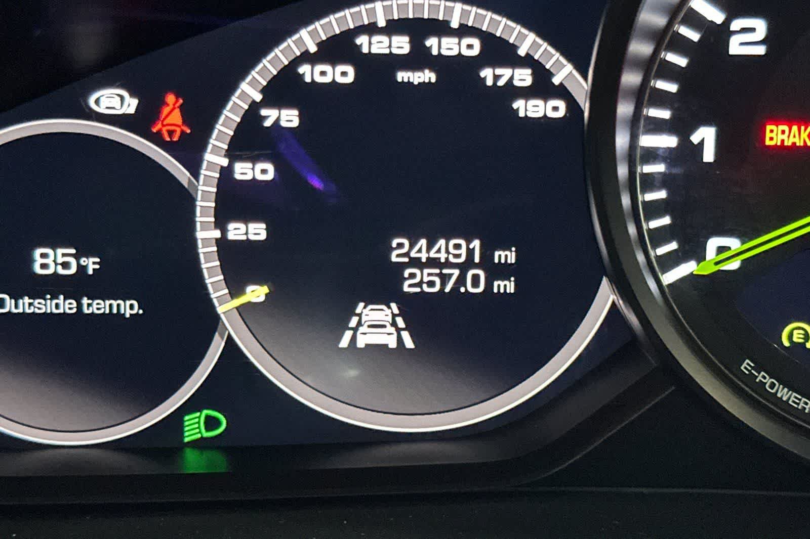 Used 2018 Porsche Panamera 4 AWD/4WD image 27