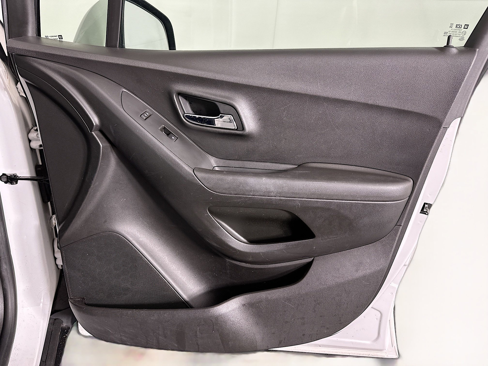 Used 2020 Chevrolet Trax LS w/ Tint and Cruise Package image 30