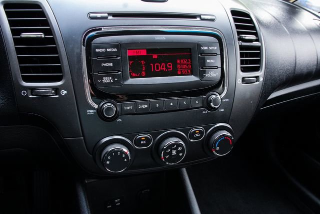 Used 2017 Kia Forte LX image 20