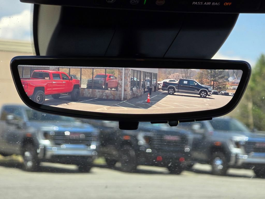 Used 2025 GMC Sierra 2500 Denali Ultimate image 9