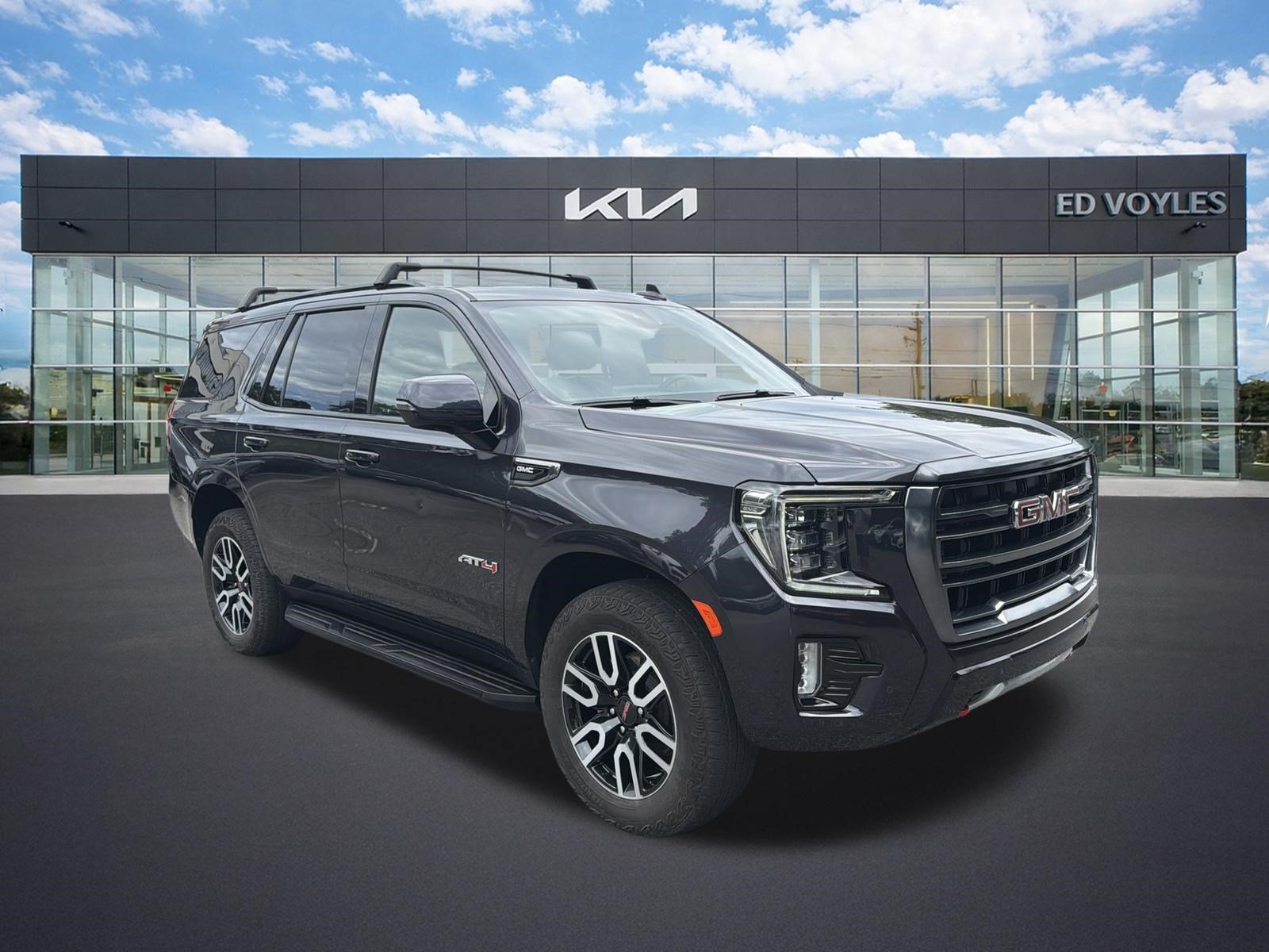 Used 2024 GMC Yukon AT4 AWD/4WD image 1