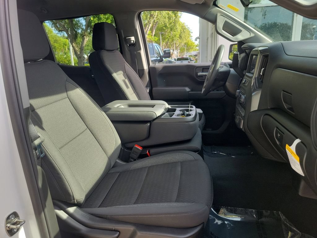 Certified 2025 Chevrolet Silverado 1500 Custom w/ Turbomax Blackout Package RWD image 24