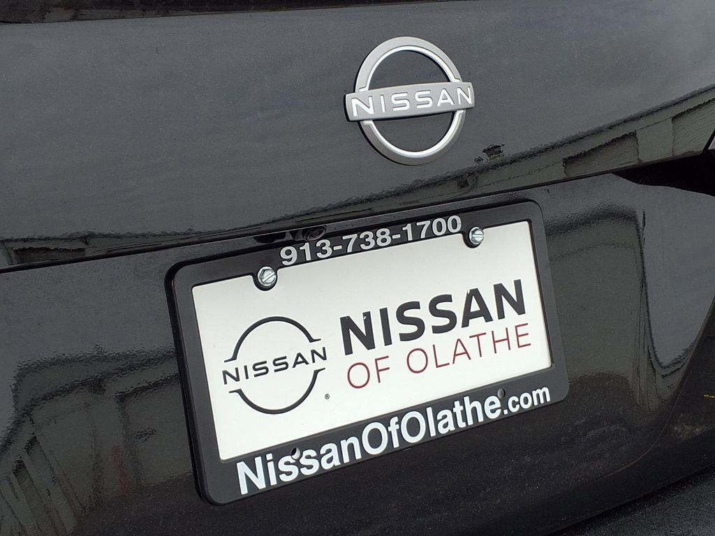 Used 2025 Nissan Versa S w/ Trunk Package image 20
