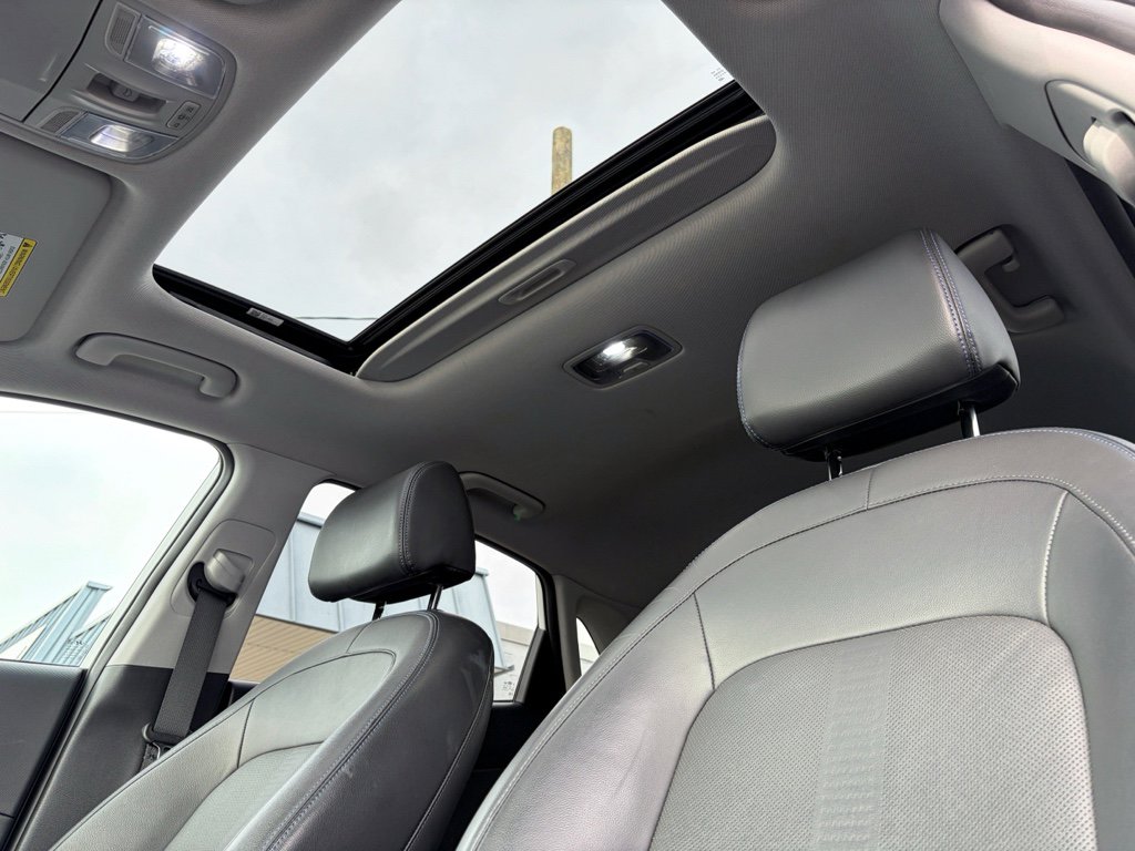 Used 2023 Hyundai Kona Limited image 25