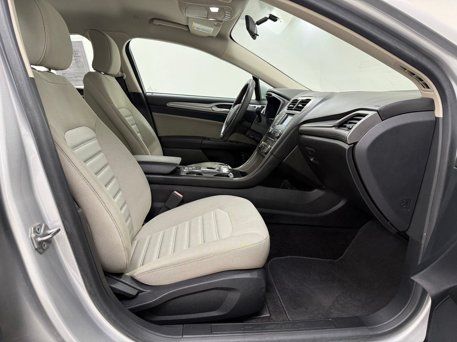 Used 2018 Ford Fusion S FWD image 28