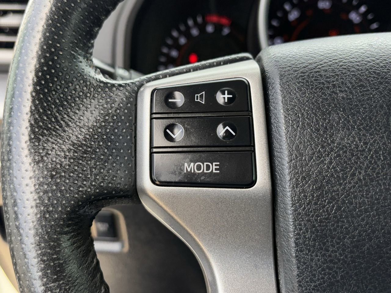 Used 2013 Toyota 4Runner Limited image 16