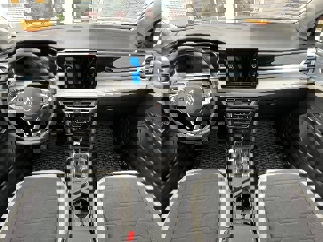 New 2025 Volkswagen Taos SE image 18