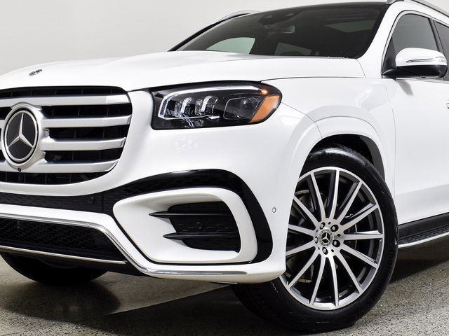 New 2026 Mercedes-Benz GLS 580 4MATIC image 3