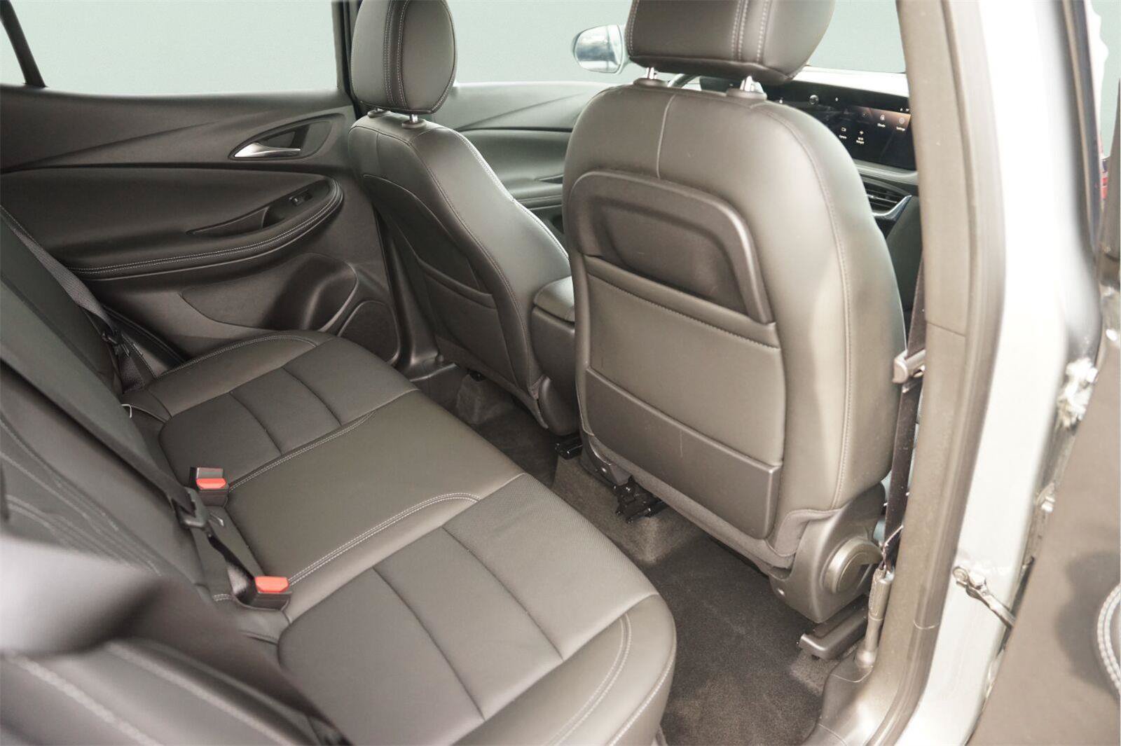 Used 2025 Buick Encore GX Avenir w/ Avenir Technology Package FWD image 14