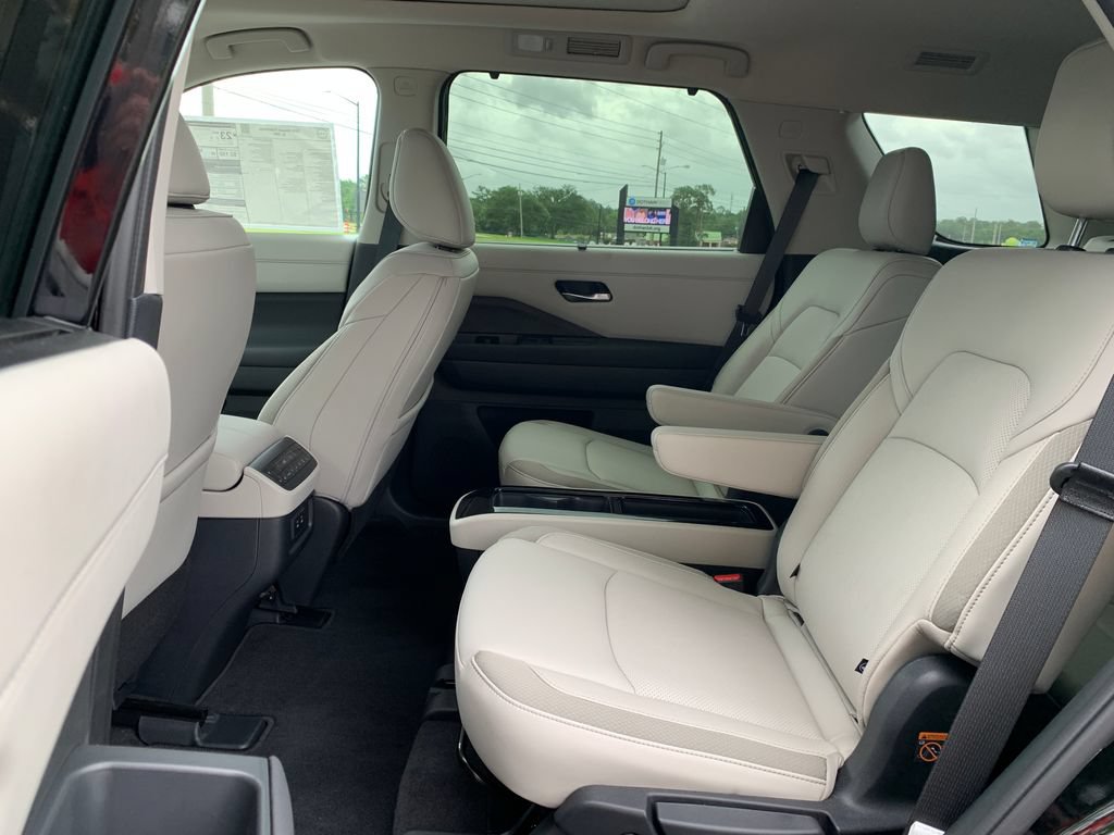 New 2026 Nissan Pathfinder SL w/ SL Premium Package FWD image 24