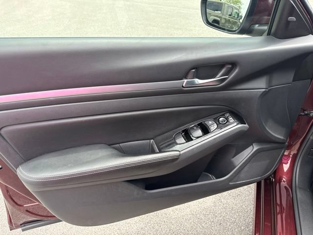 Used 2023 Nissan Altima 2.5 SV FWD image 11