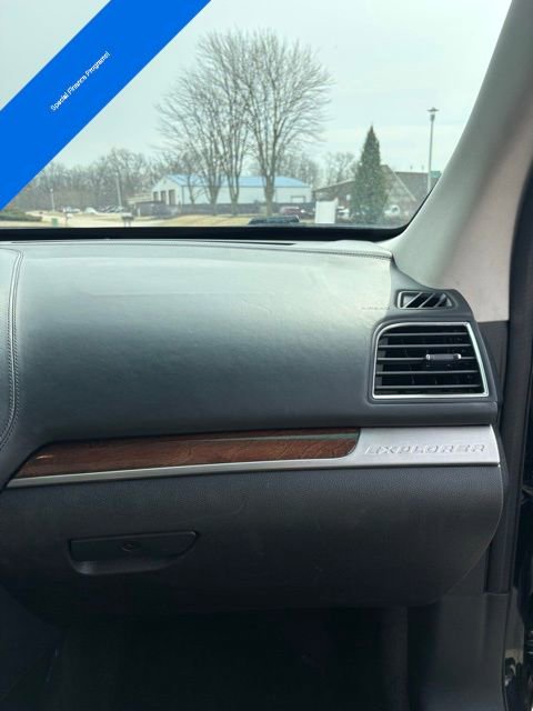 Used 2016 Ford Explorer Platinum image 31