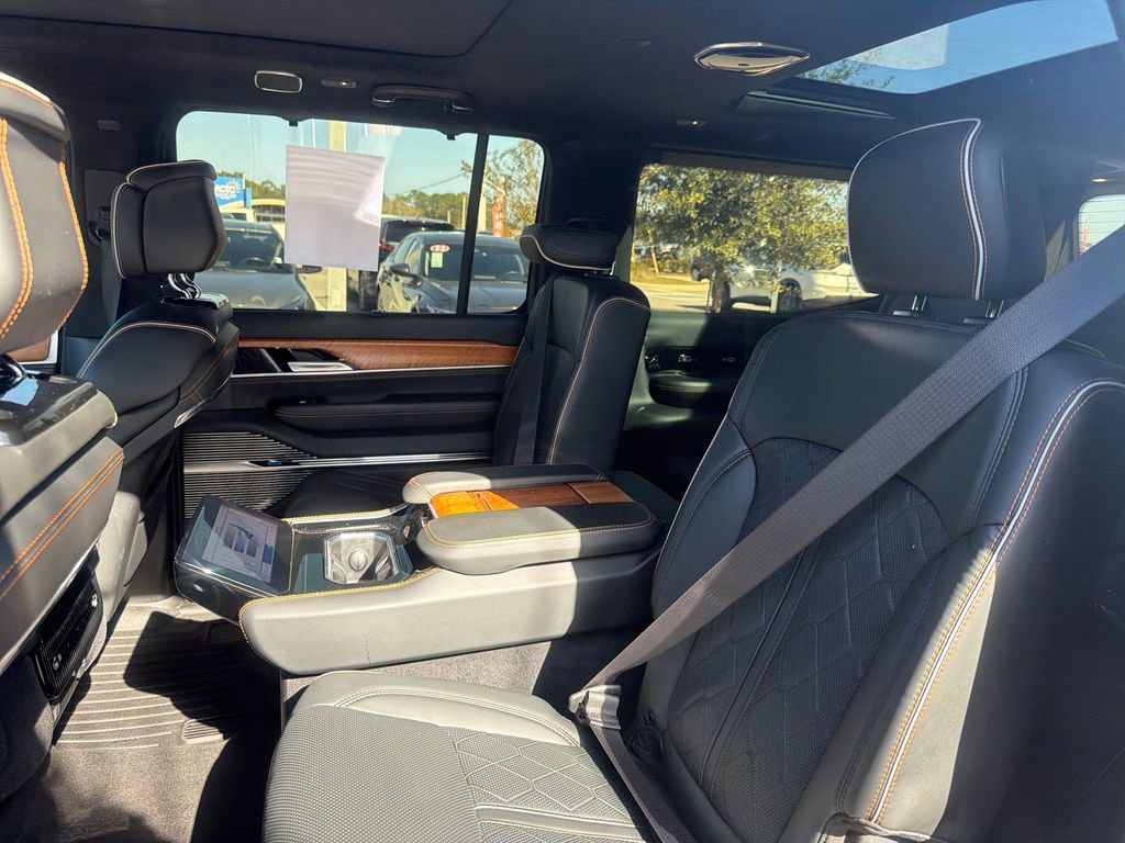 Used 2024 Jeep Grand Wagoneer Series III image 29