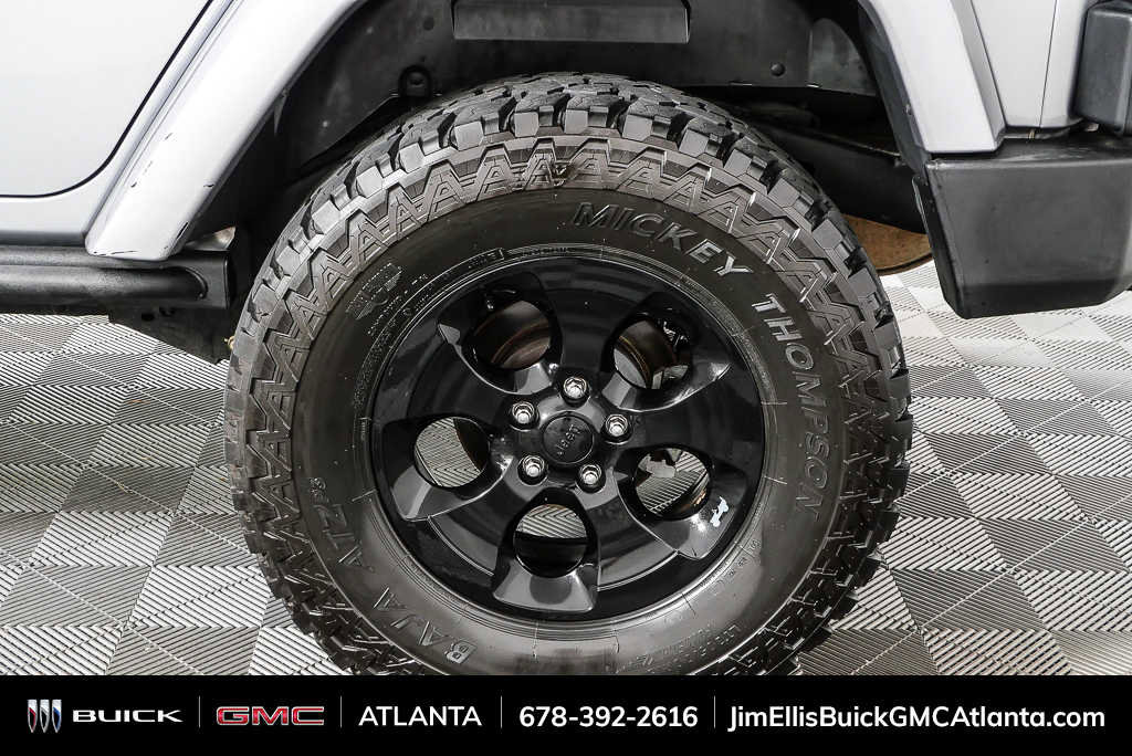 Used 2015 Jeep Wrangler Unlimited Sahara AWD/4WD image 34