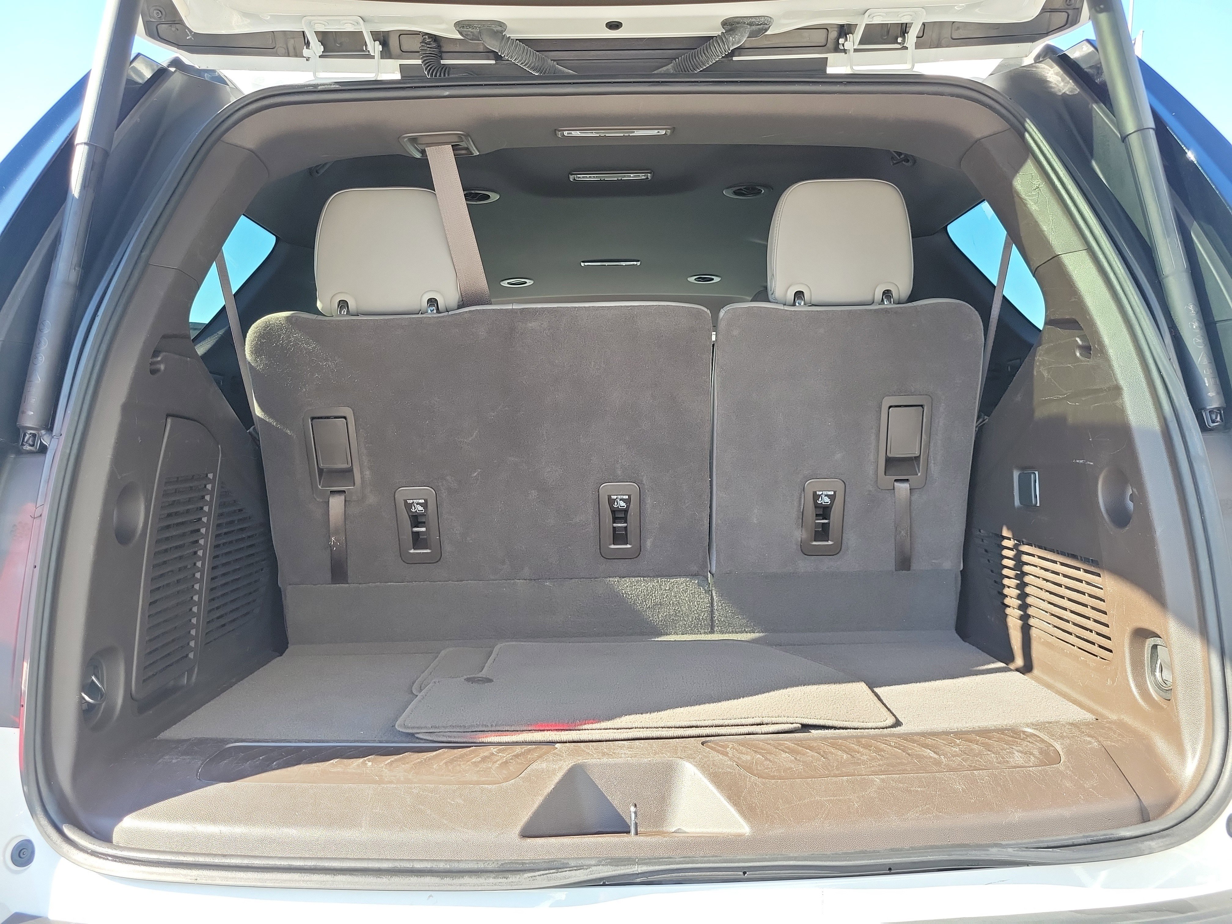 Used 2023 GMC Yukon SLT image 16