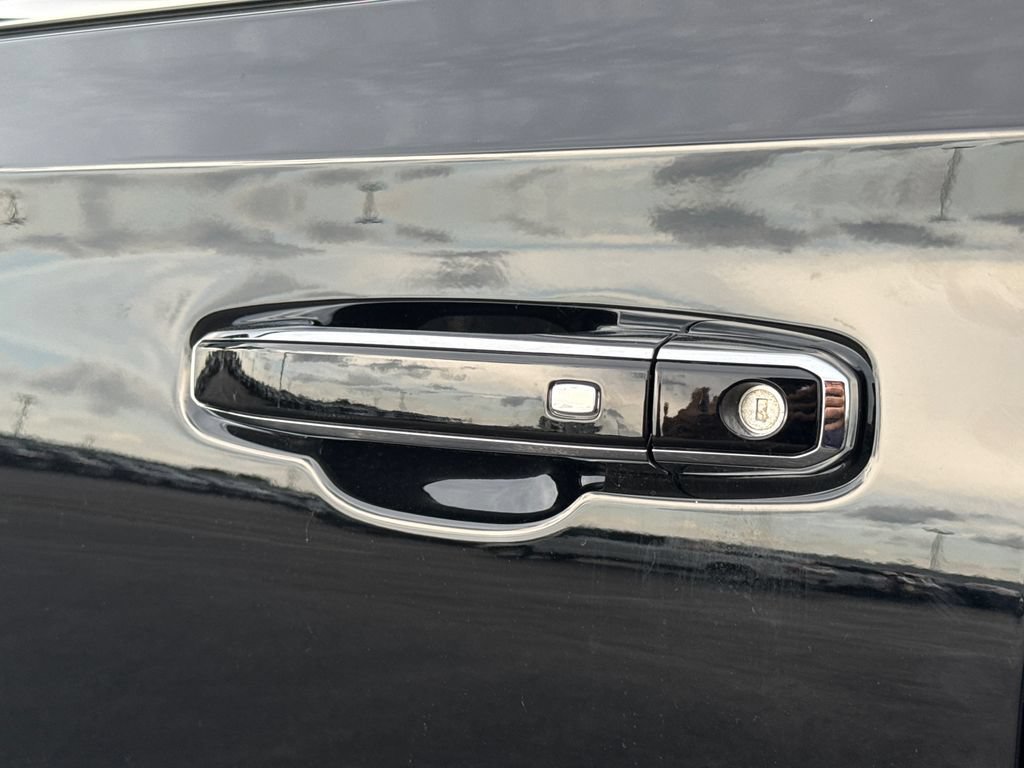 New 2026 GMC Yukon XL Elevation w/ Elevation Premium Package AWD/4WD image 14