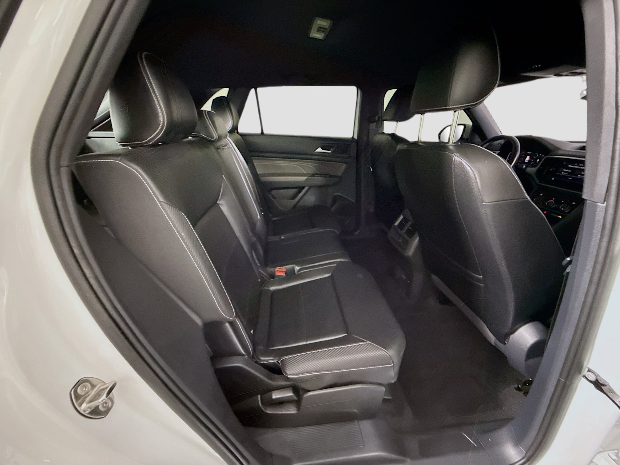 Used 2023 Volkswagen Atlas Cross Sport SE FWD image 27