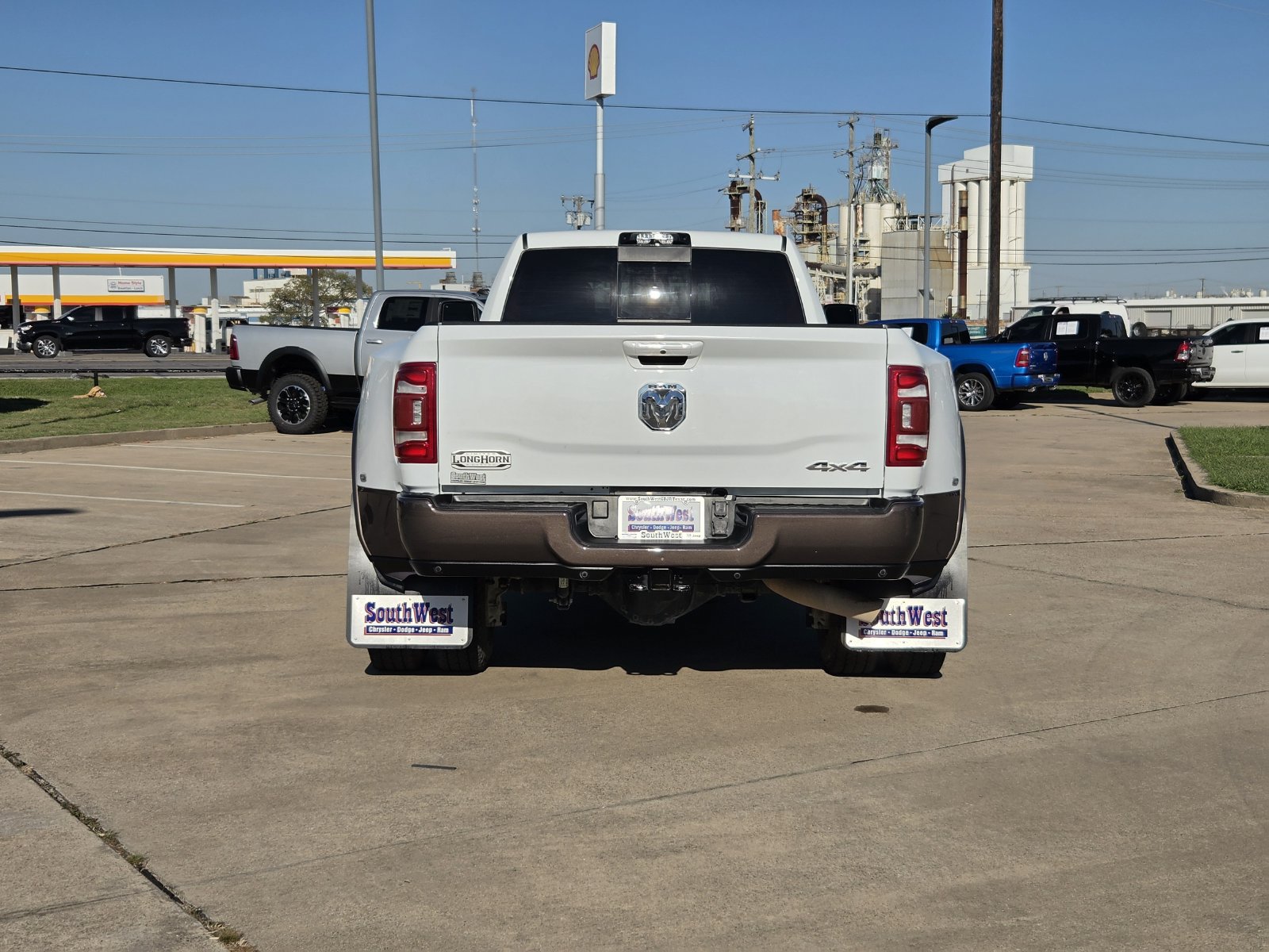 Used 2024 RAM 3500 Limited w/ Towing Technology Group AWD/4WD image 8
