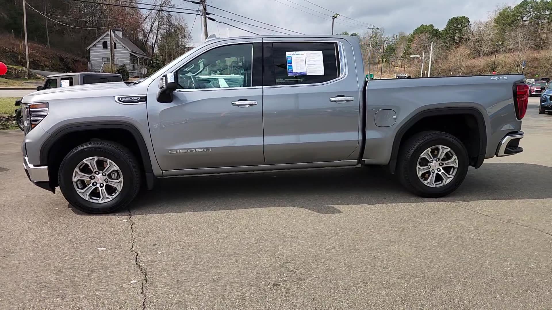 Used 2025 GMC Sierra 1500 SLT image 14